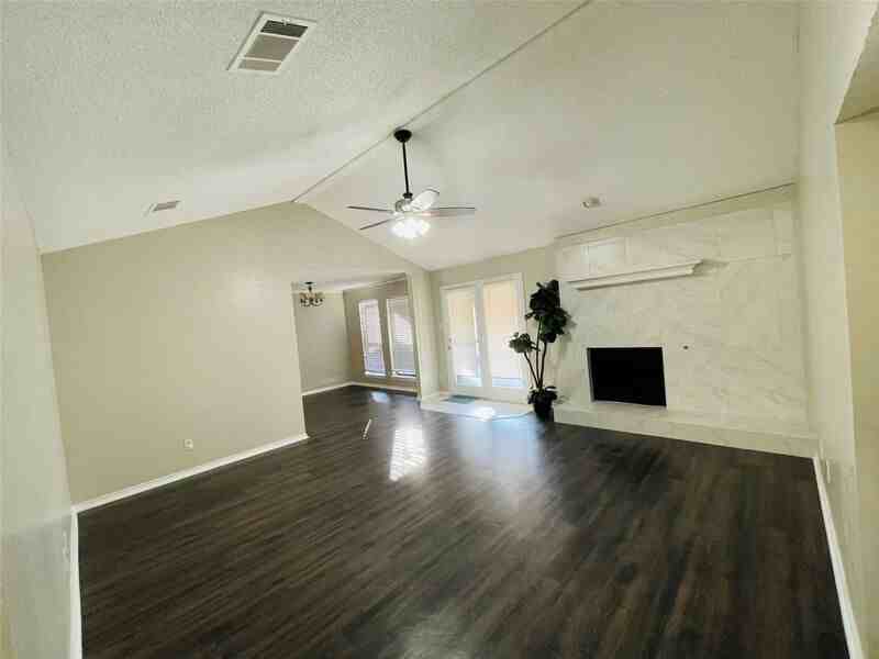 2431 Deer Run - Photo 3 of 15