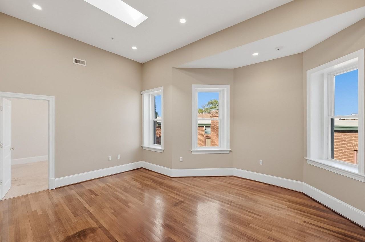 1324 Euclid St Nw #407 - Photo 3 of 15