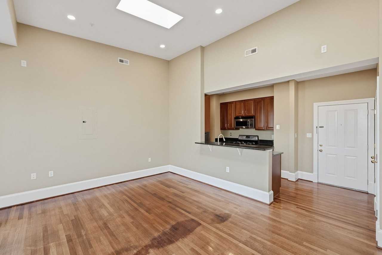 1324 Euclid St Nw #407 - Photo 4 of 15