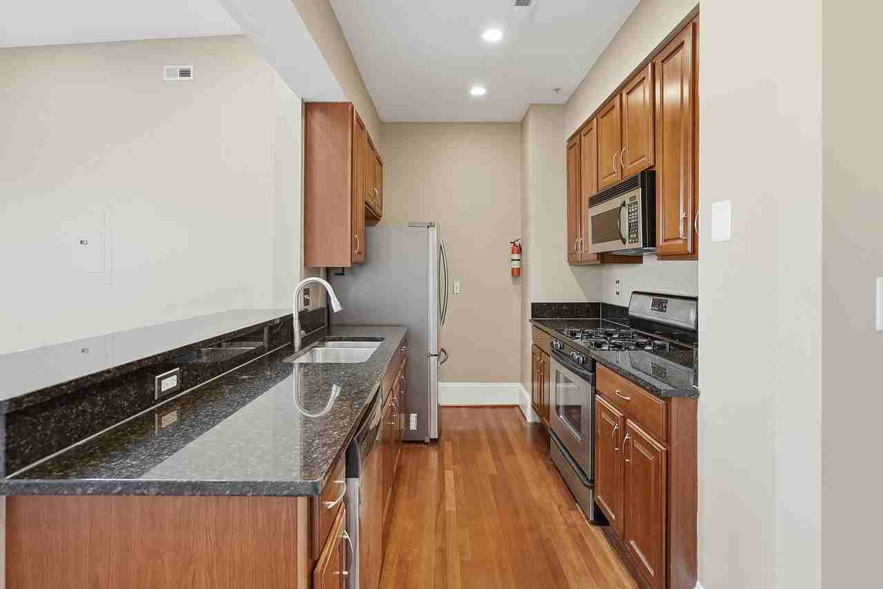 1324 Euclid St Nw #407 - Photo 7 of 15