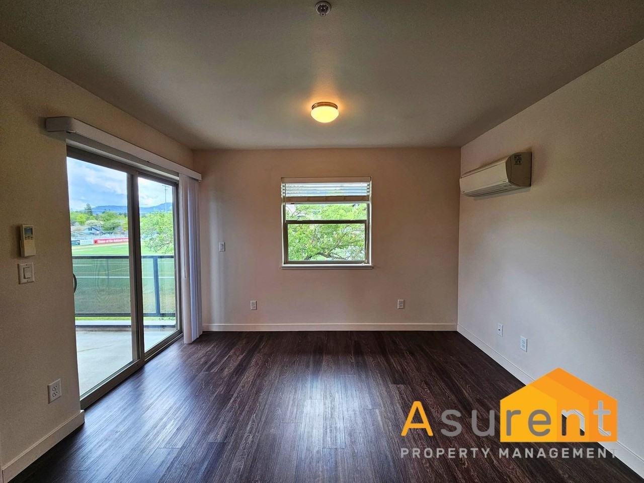 73 N Mountain Ave - Photo 2 of 12