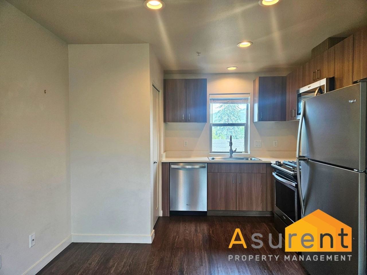 73 N Mountain Ave - Photo 3 of 12