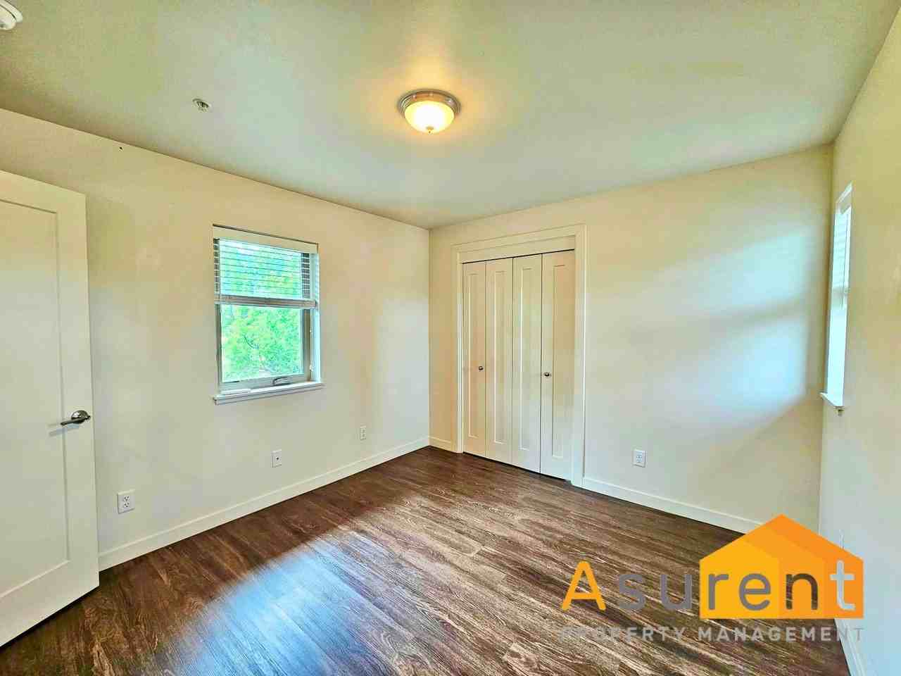 73 N Mountain Ave - Photo 4 of 12