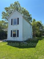 featured image of 2240 Lakeview Ave