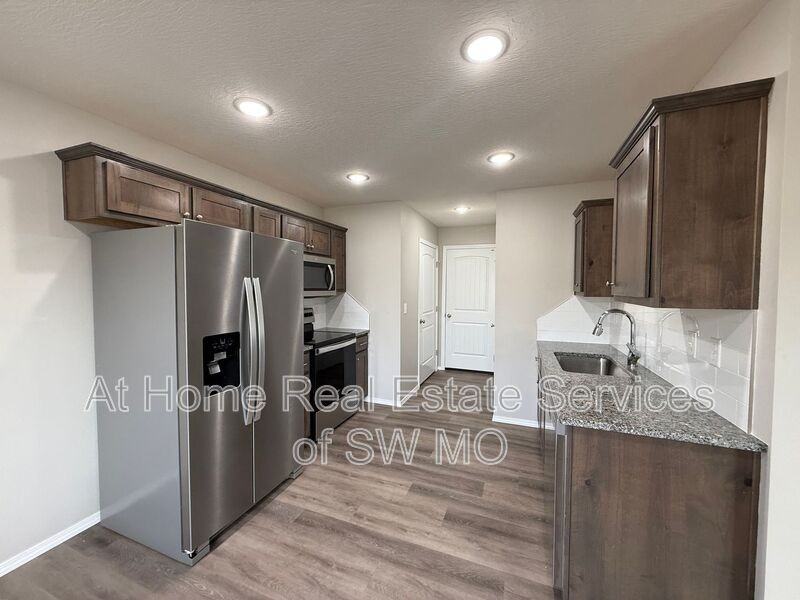 820 E Watermill Cir - Photo 5 of 14