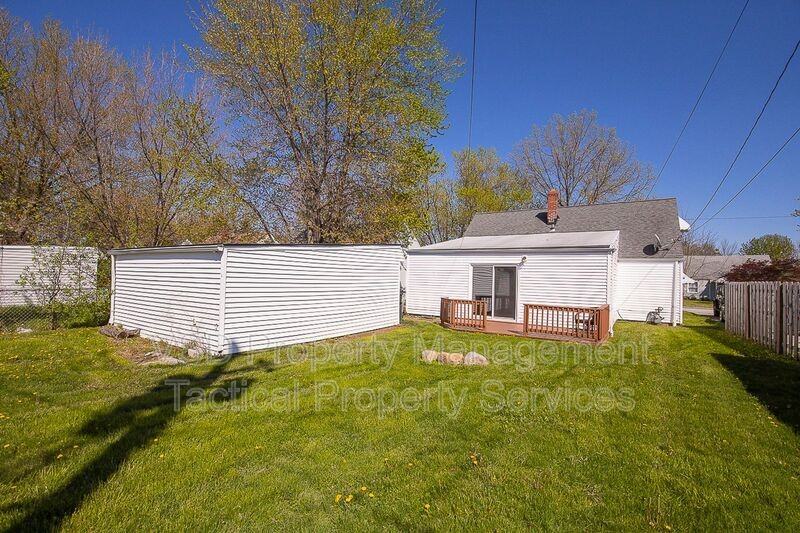 374 East Blvd - Photo 6 of 30