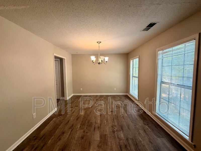 33 Chestnut Ferry Rd #206 - Photo 4 of 20