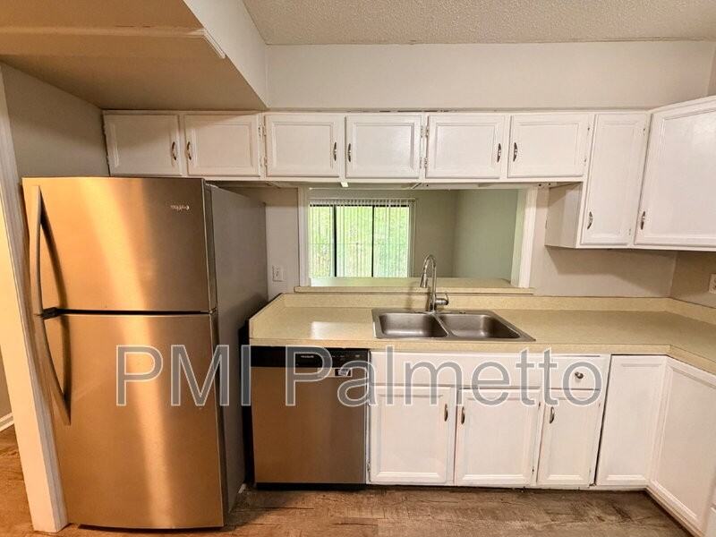 33 Chestnut Ferry Rd #206 - Photo 7 of 20