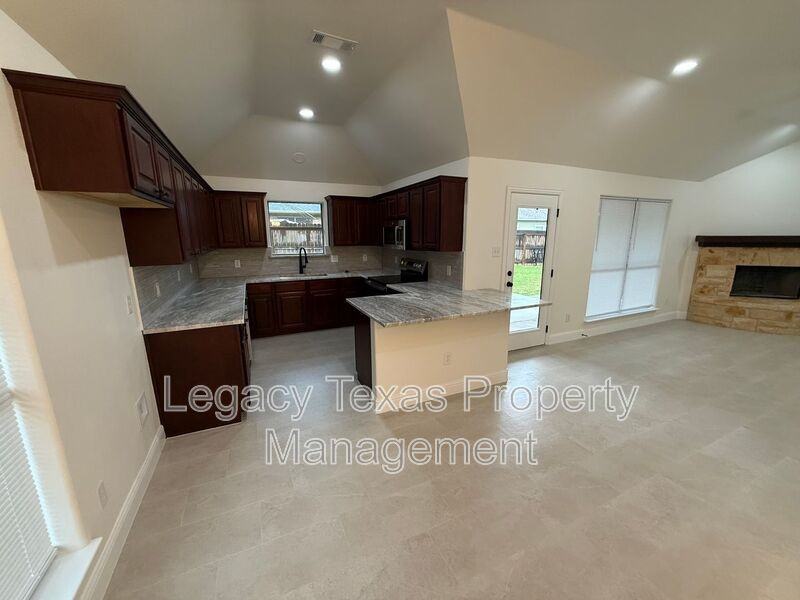 3802 Juniper Ct - Photo 4 of 14