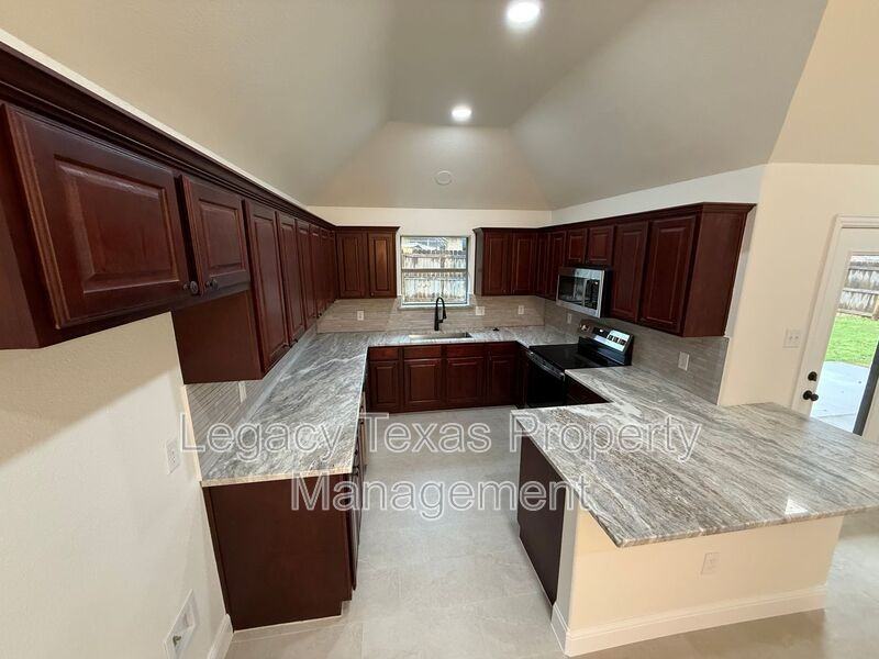 3802 Juniper Ct - Photo 5 of 14