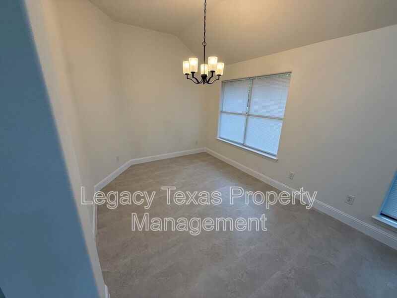 3802 Juniper Ct - Photo 6 of 14