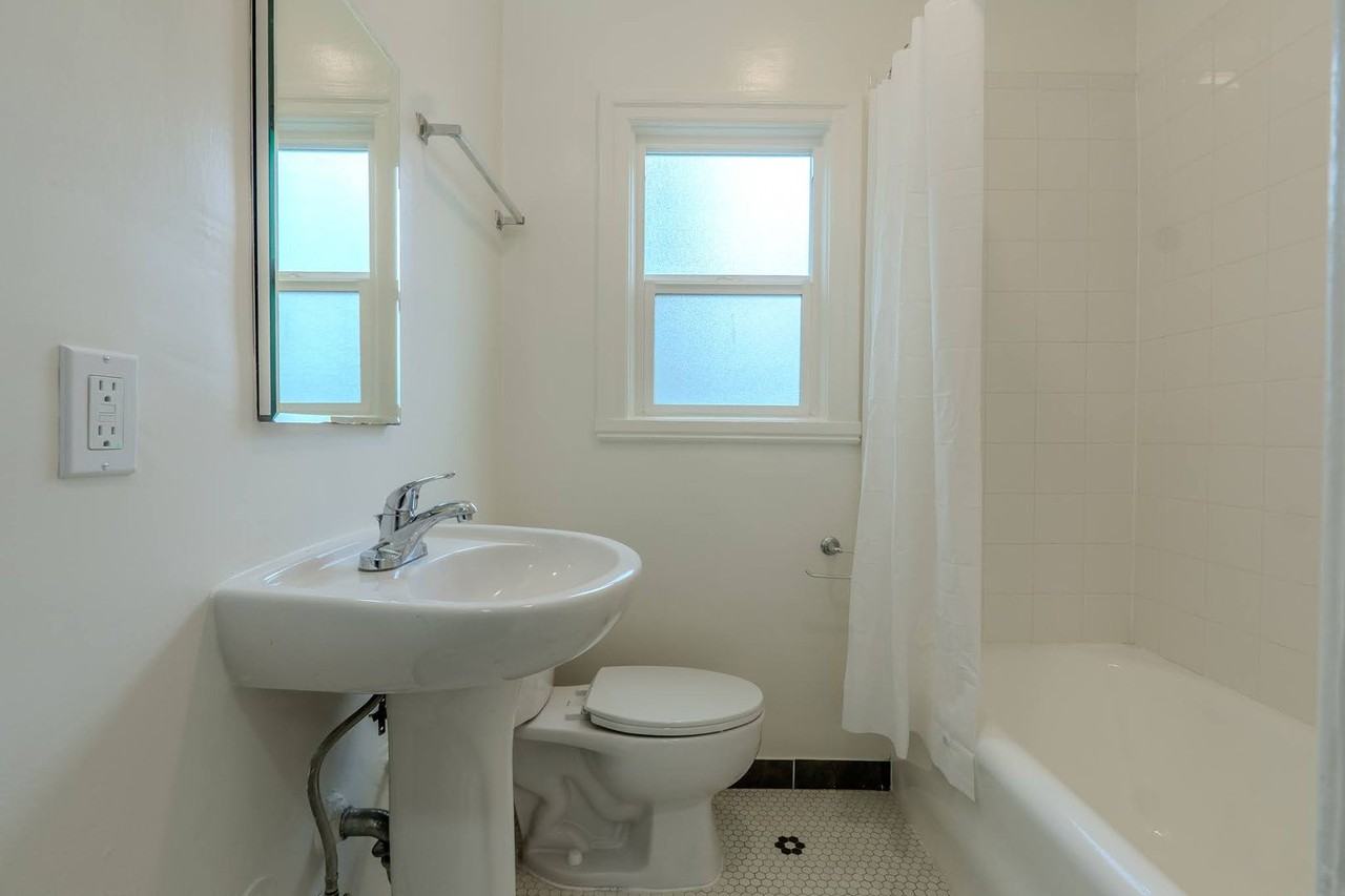 40th Street Apartments - Photo 3 of 11