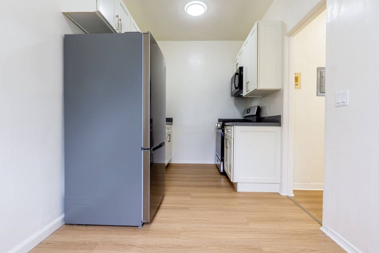 40th Street Apartments - Photo 6 of 11