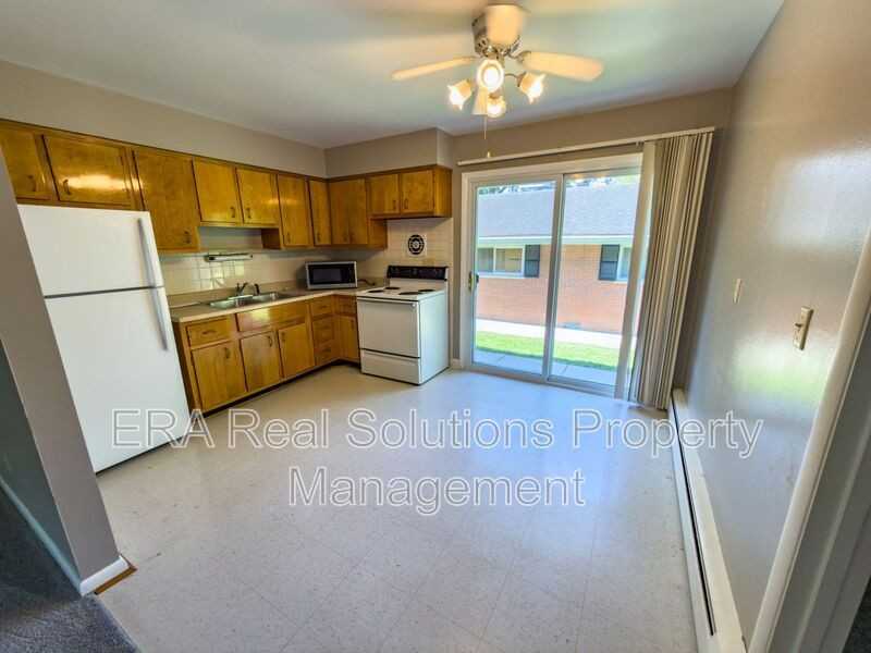 229 Rockaway Ave #3 - Photo 4 of 10