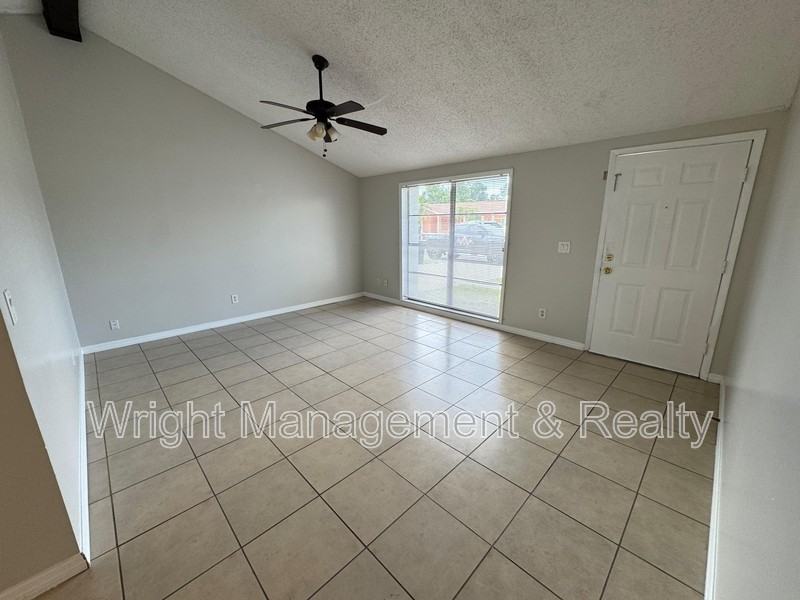 9213 Maybury Ct - Photo 4 of 16