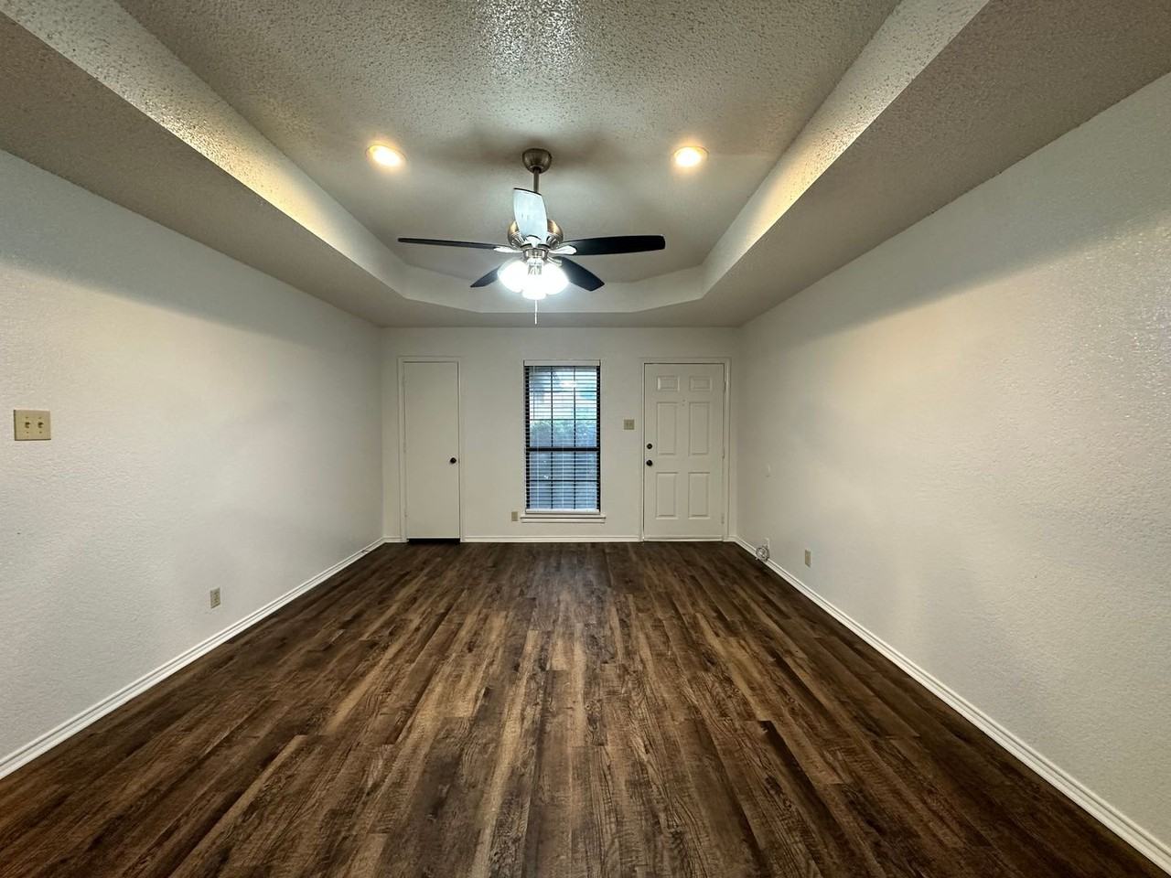 833 White Rock St - Photo 2 of 7