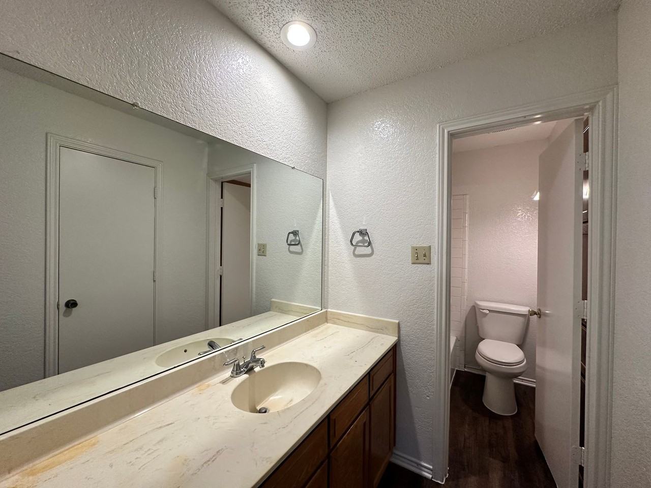 833 White Rock St - Photo 7 of 7