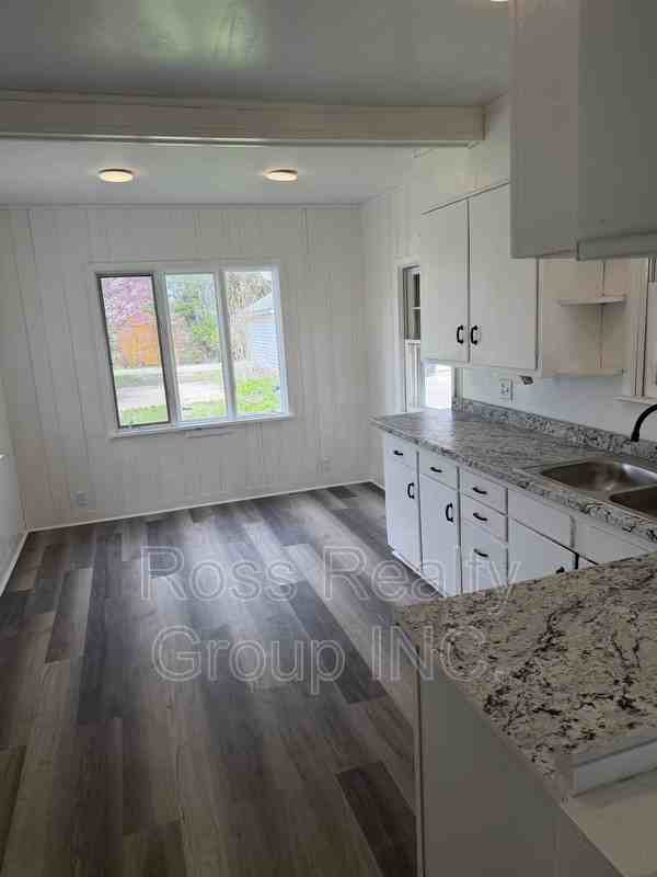 2053 Nevada St - Photo 3 of 7