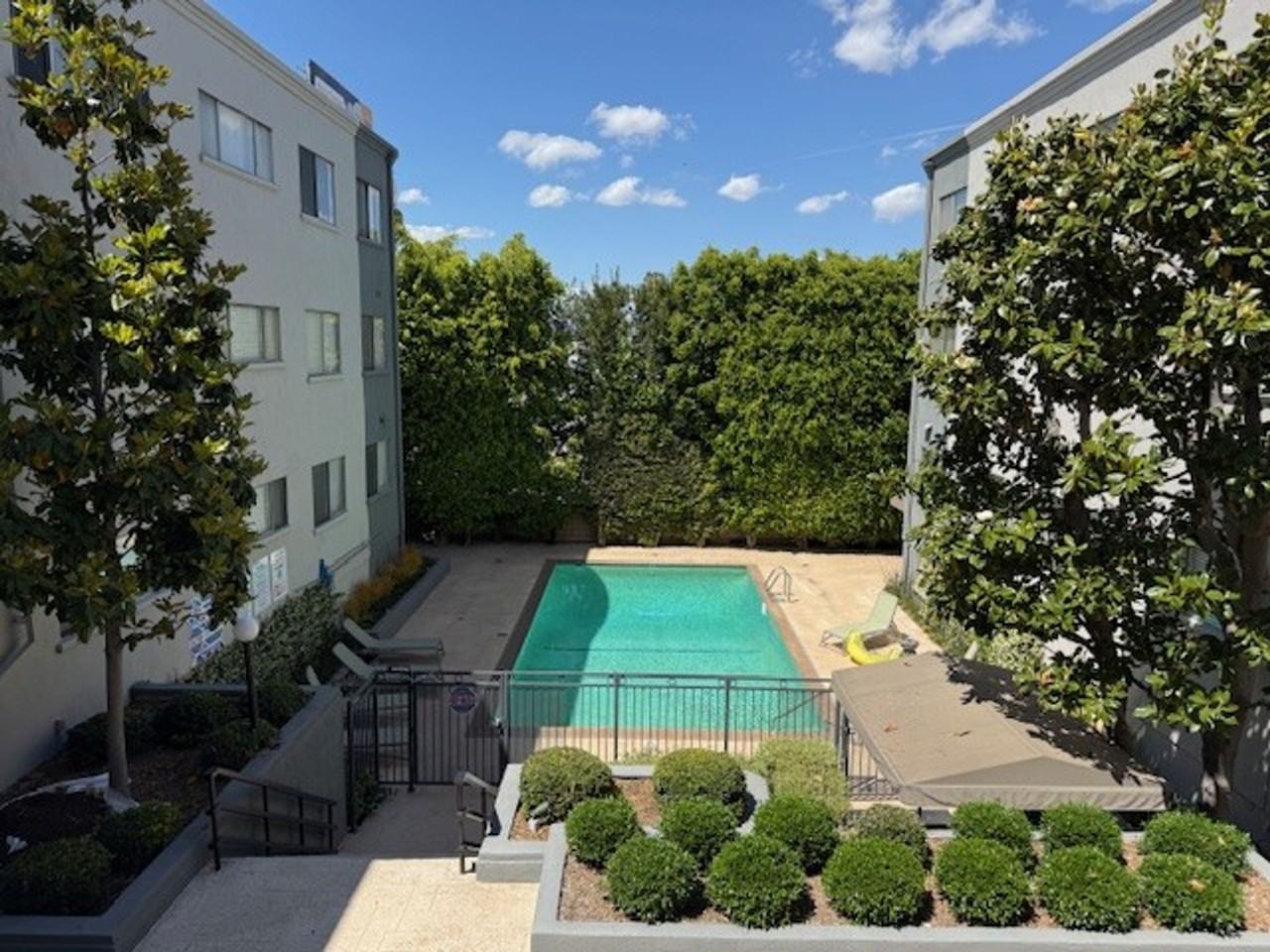 Encino Grand Manor - Photo 5 of 5