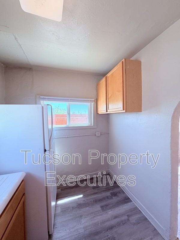 234 E 32nd St - Photo 3 of 12