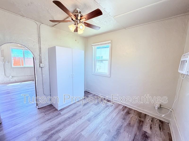 234 E 32nd St - Photo 7 of 12