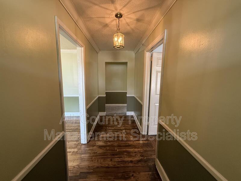 123 Lanier Ave - Photo 2 of 11