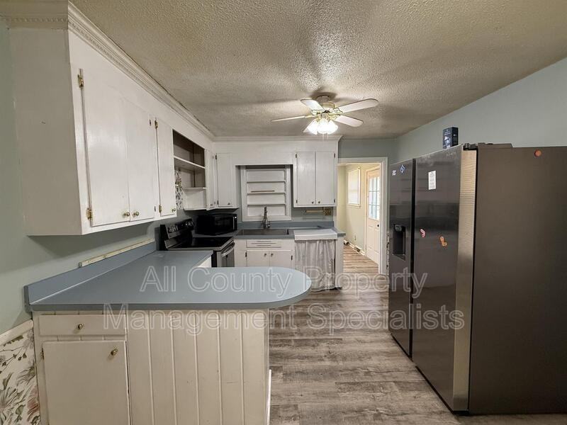 123 Lanier Ave - Photo 5 of 11