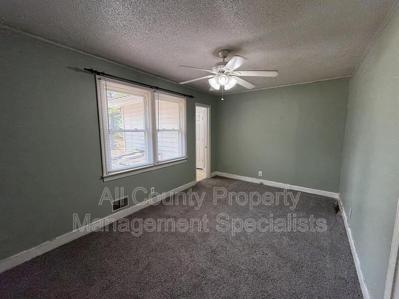 123 Lanier Ave - Photo 7 of 11