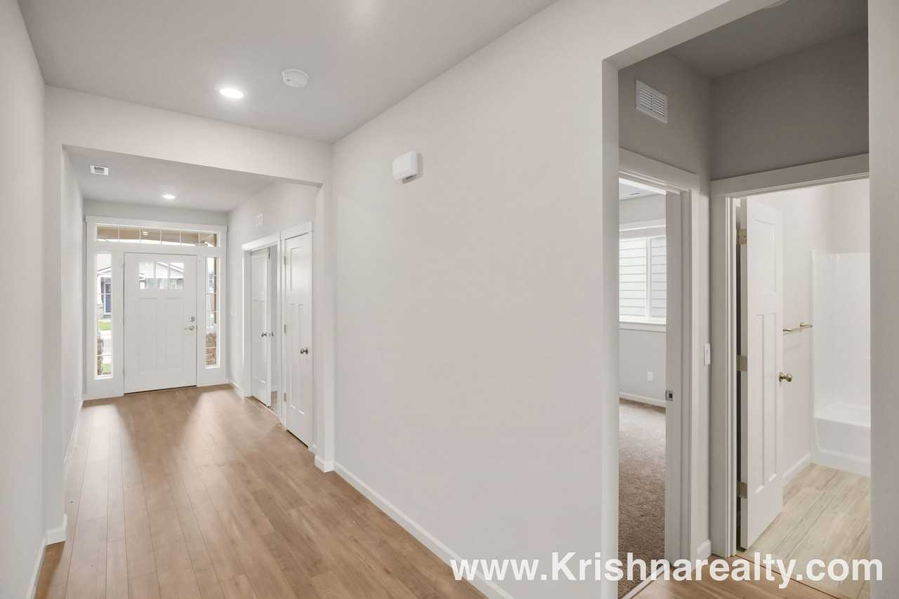 1115 S 32nd Ave - Photo 3 of 24