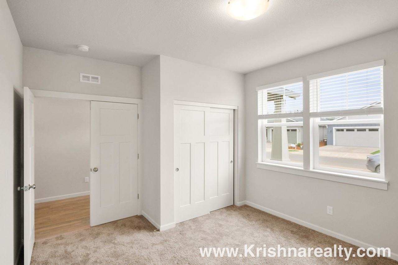 1115 S 32nd Ave - Photo 4 of 24