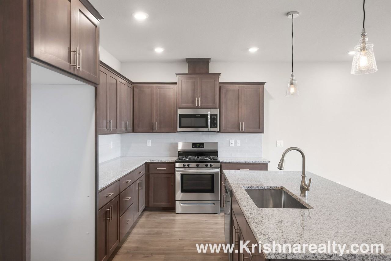 1115 S 32nd Ave - Photo 5 of 24