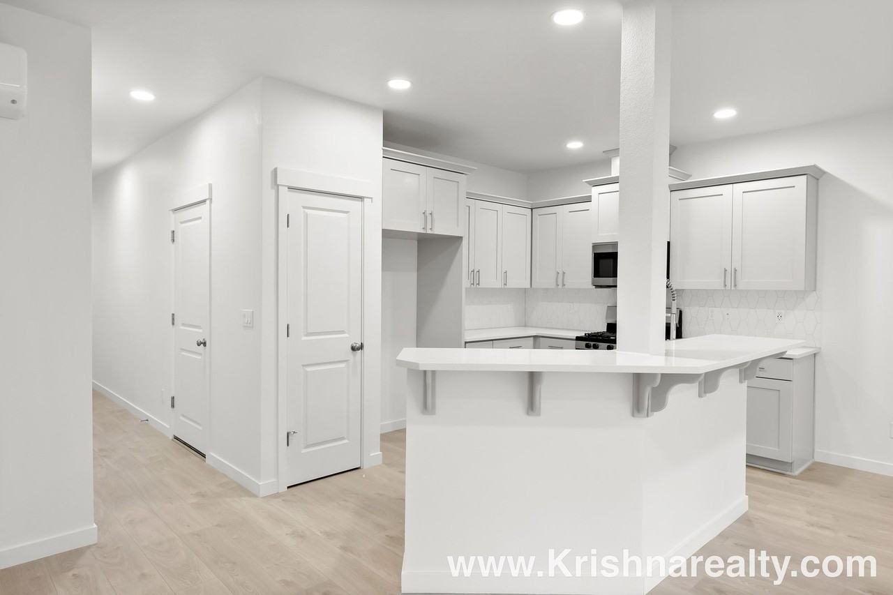 1304 S Quartz Dr - Photo 2 of 23