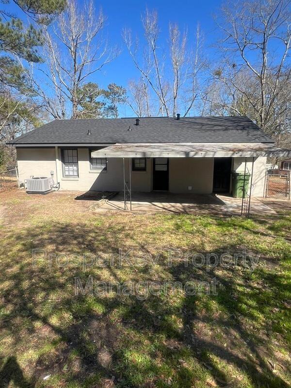 1519 Baker St - Photo 2 of 2