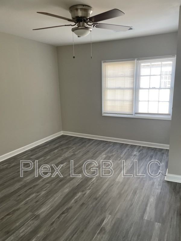 110 Oak Ln - Photo 5 of 8