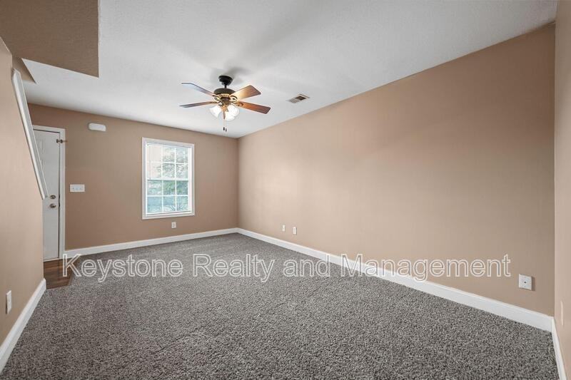 2296 - Photo 4 of 15