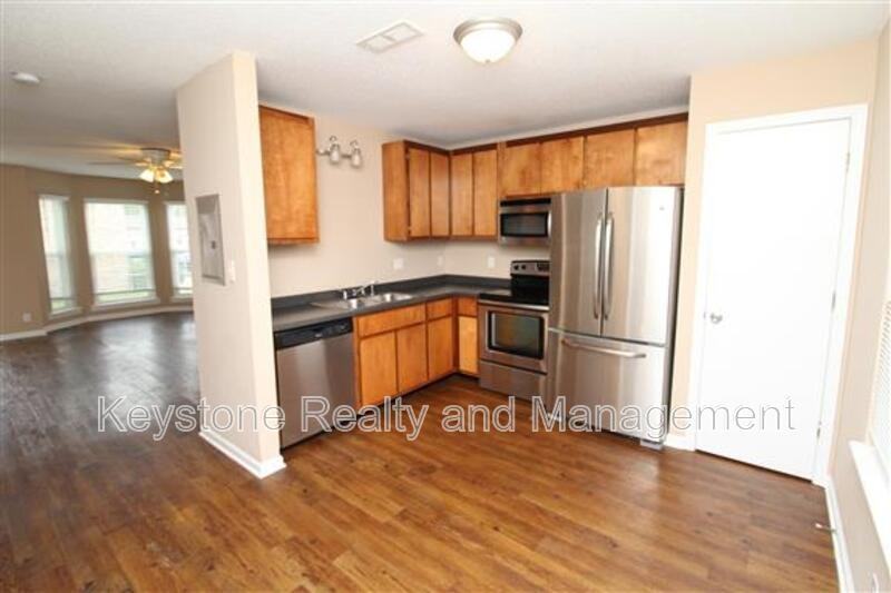 2446 Caroline Dr #B - Photo 3 of 7