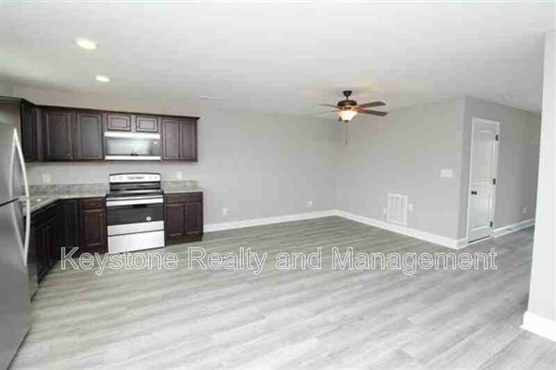 1724 Manning Dr - Photo 3 of 9