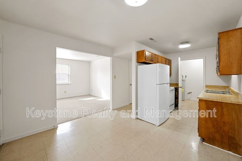 2830 - Photo 3 of 11