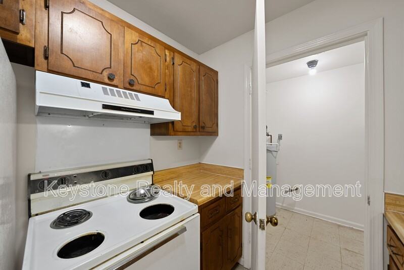 2830 - Photo 4 of 11