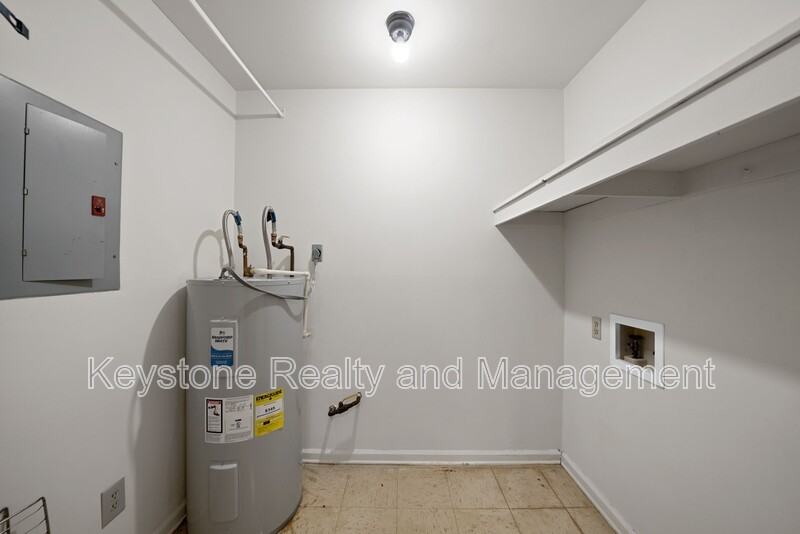 2830 - Photo 5 of 11