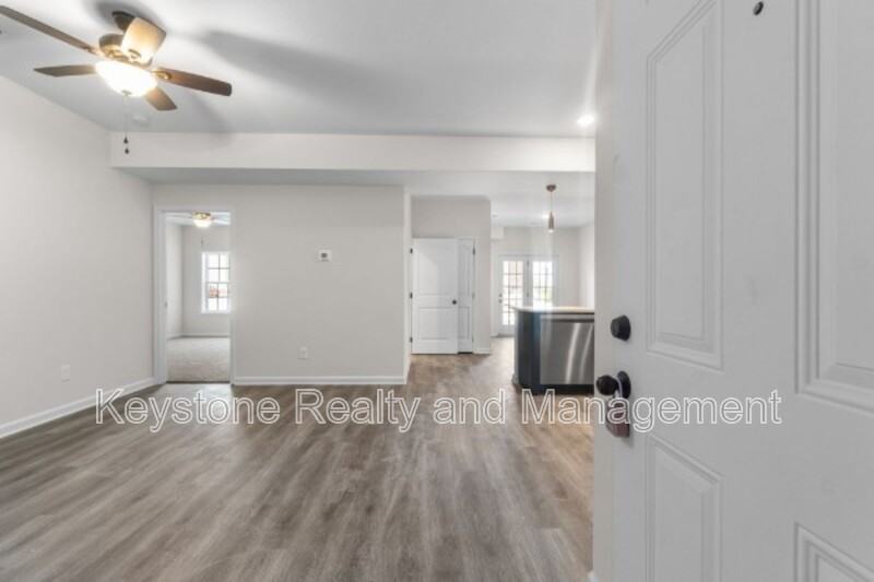 229 B St - Photo 2 of 14