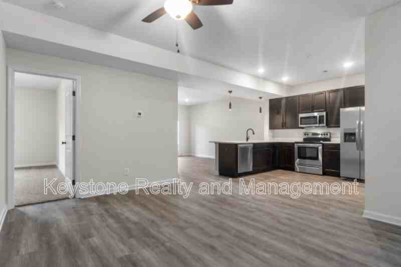 229 B St - Photo 3 of 14