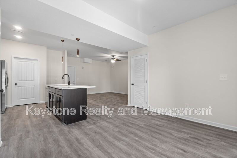 229 E Johnson Cir #C204 - Photo 4 of 13