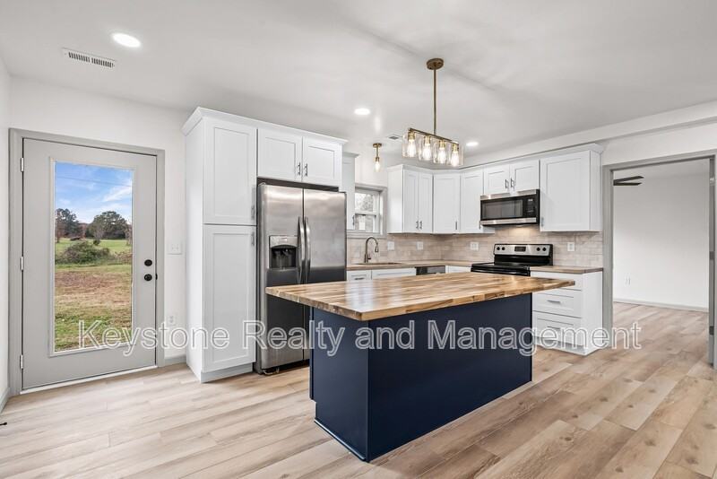 225 Military Rd - Photo 7 of 16