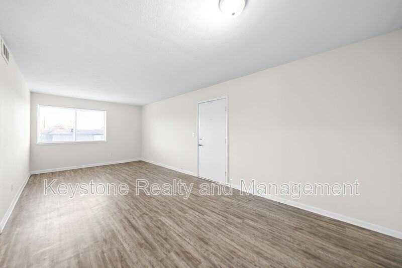 225 3G Clara Drive - Photo 2 of 15