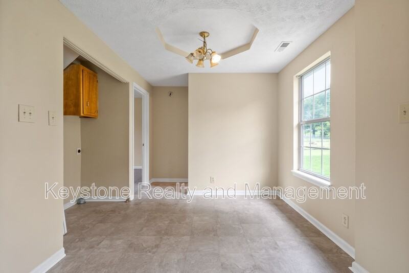 2080 Carneal Ln - Photo 5 of 16