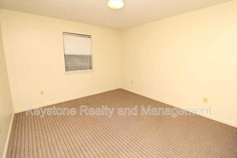 1935 High St - Photo 2 of 6