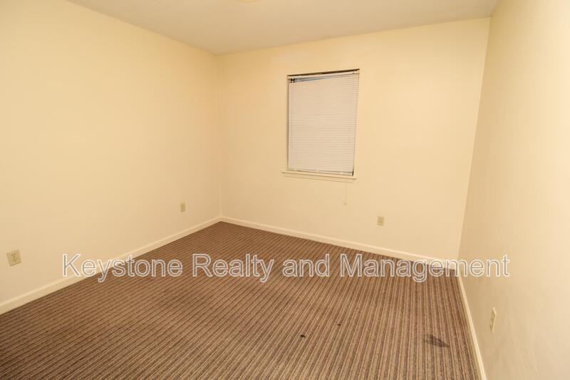 1935 High St - Photo 5 of 6