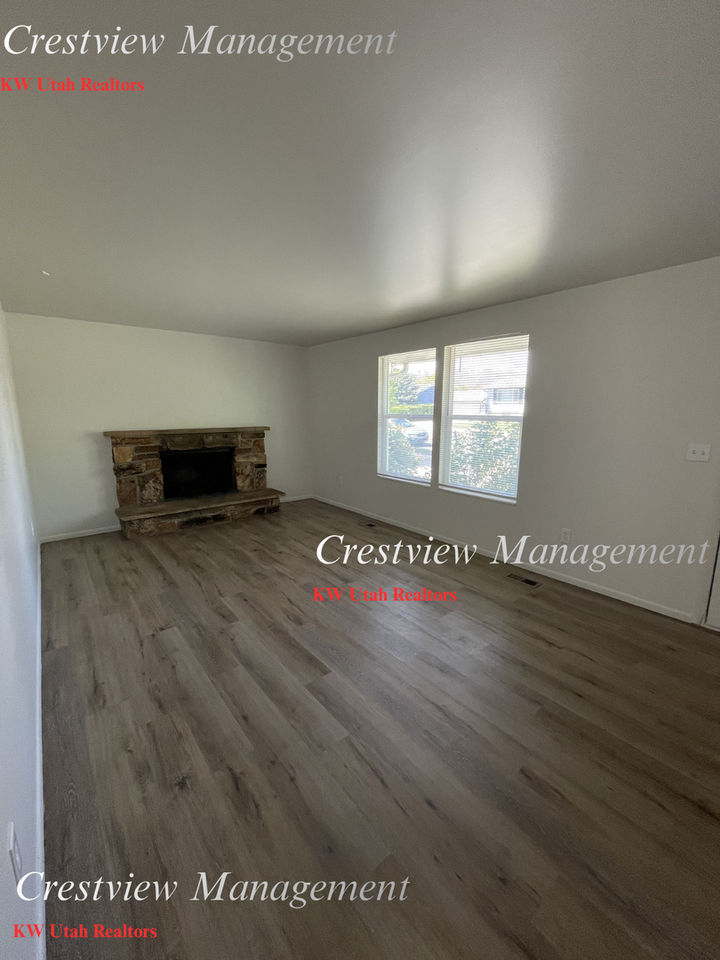 3621 S Chatterleigh Rd - Photo 2 of 16