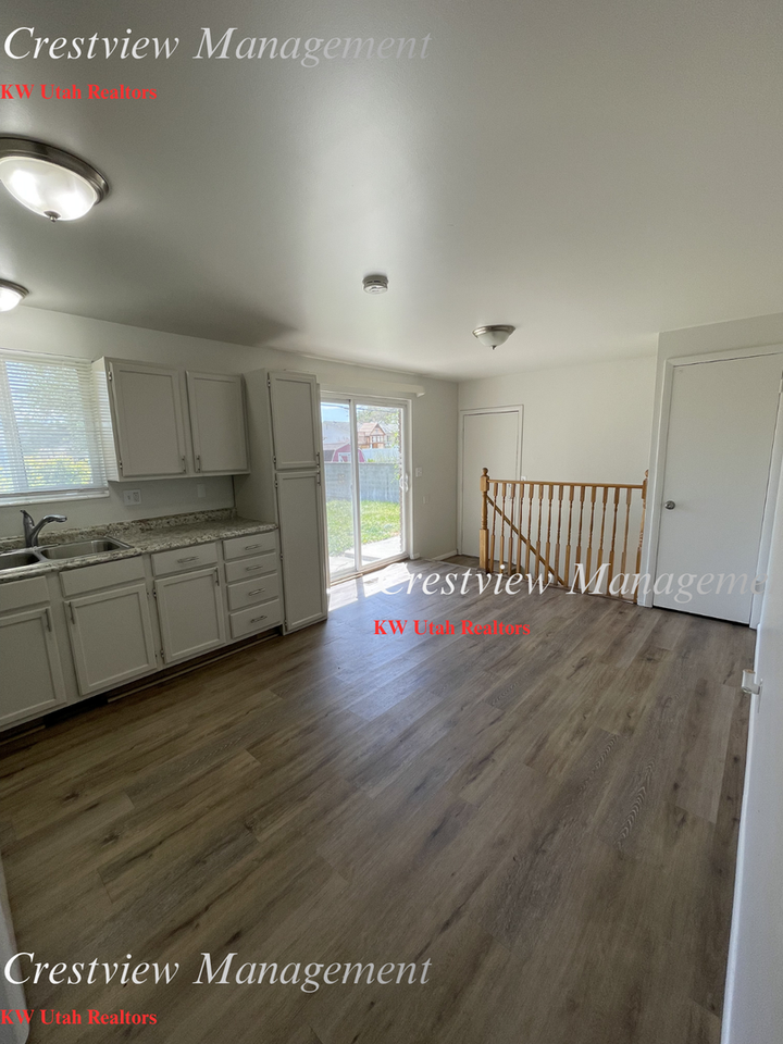 3621 S Chatterleigh Rd - Photo 3 of 16